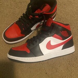 Jordan 1 Mid White Black Red (2022)